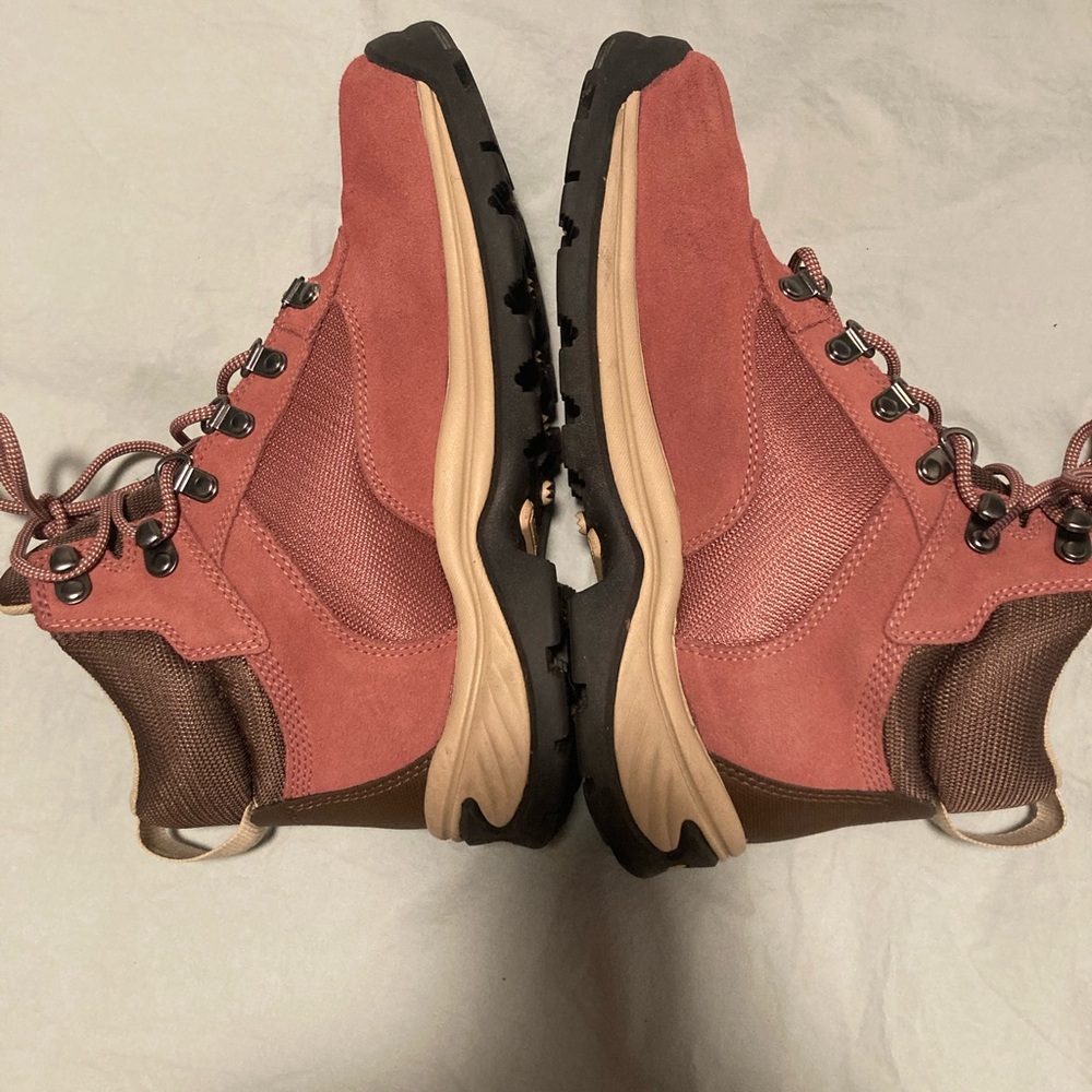 Rose Timberlands - Picture 4 of 7